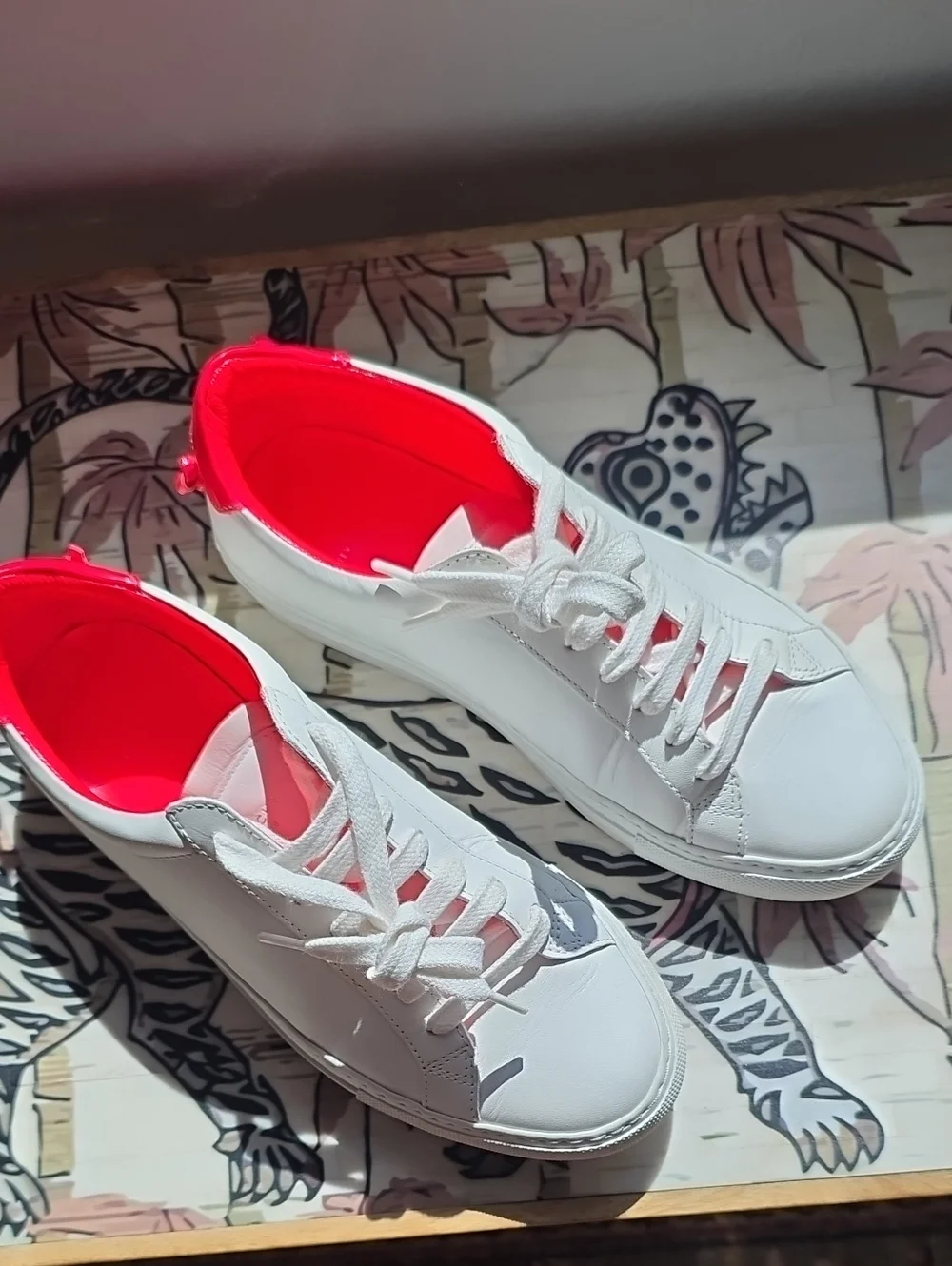 Givenchy White / Fuchsia Leather Urban Knots Low Top Sneakers